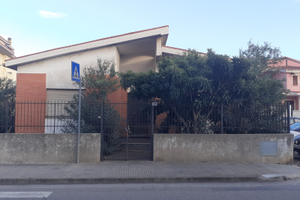 Indipendente con destinazione commerciale