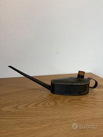 Antico oliatore / oliera in latta da meccanico