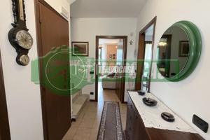 VILLA A SCHIERA DI TESTA CON GIARDINO, 4 CAMERE E
