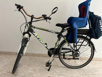 Bicicletta con pedalata assistita
