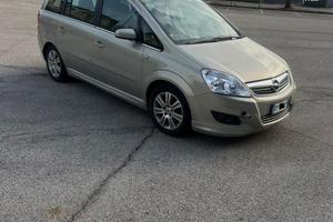 Opel zafira 7 posti