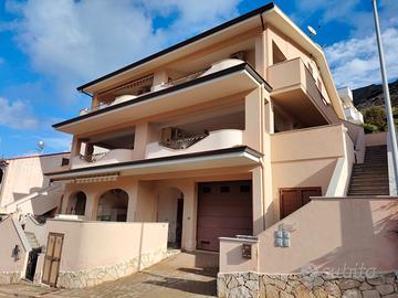 Appartamento con veranda vista mare