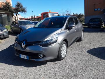RENAULT CLIO BENZINA NEOPATENTATI