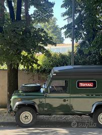 Land rover defender