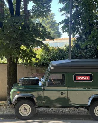 Land rover defender