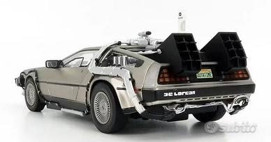 De Lorean "volante" 1/18 SunStar