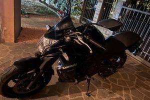 Moto Kawasaki Er6n