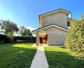 VILLA A SCHIERA A VIGONZA