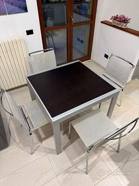 Tavolo 90x90 allungabile a 180 e 4 sedie