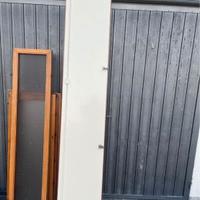 Armadio in legno color ciliegio sei ante