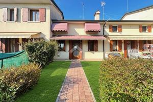 VILLA A SCHIERA A TREVISO