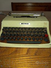 Macchina da scrivere OLIVETTI Lettera 32