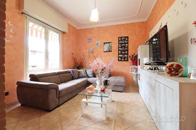 PORZIONE DI BIFAMILIARE A PORTO MANTOVANO