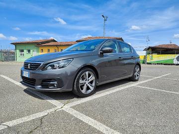 Peugeot 308 anno 2020 1.2 130 CV benzina 