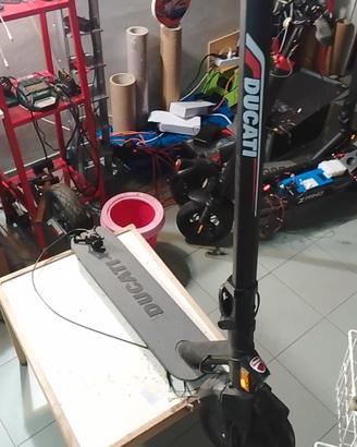 Ricambi per monopattini Ducati più 2