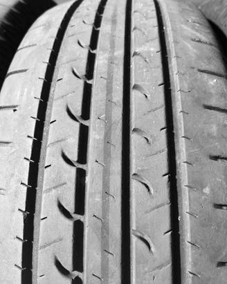 Gomme 215 65 16