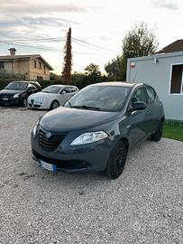Lancia Ypsilon 0.9 TwinAir 85 CV 5 porte Metano Ec