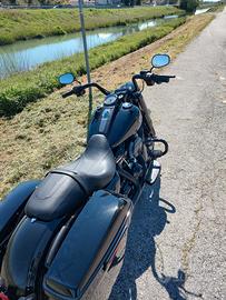Harley Davidson Road king special 