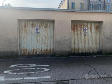 Due box auto separati e unificabili. 35mq