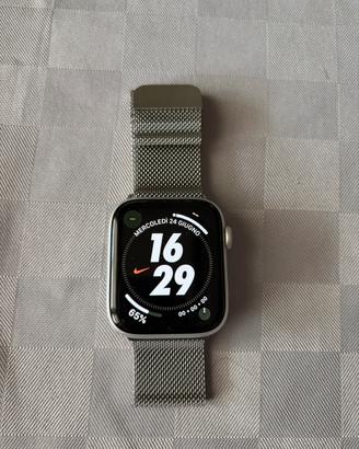 Apple Watch serie 6 - 44 mm - alluminio