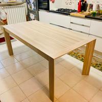 Tavolo allungabile in legno color olmo