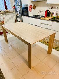 Tavolo allungabile in legno color olmo