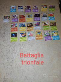 carte Pokemon comuni e holo/rev in blocco.