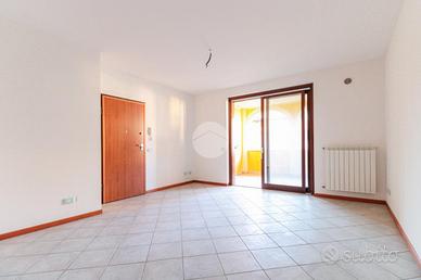 3 LOCALI A TOSCOLANO-MADERNO