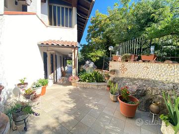 VILLA SINGOLA A AFFILE