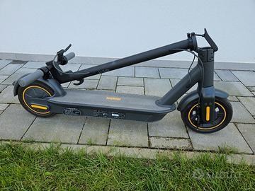 Monopattino elettrico Segway Ninebot G30 max