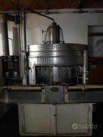 Riempitrice-imbottigliatrice