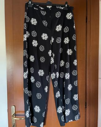 Pantaloni eleganti a fiori bianchi