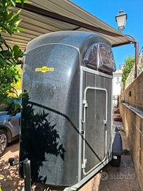 vende trailer trasporto cavalli pari al nuovo