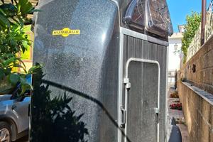 vende trailer trasporto cavalli pari al nuovo