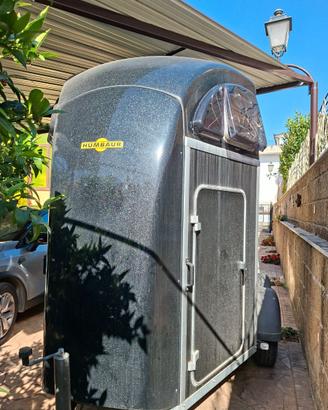 vende trailer trasporto cavalli pari al nuovo