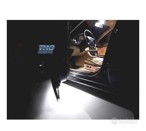 PLAFONI LED LUCE PER PIEDI E PORTE BMW