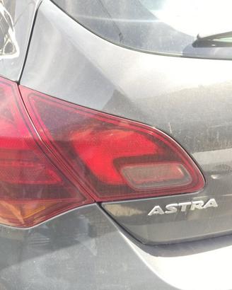Fanale post sx int OPEL ASTRA J del 2013