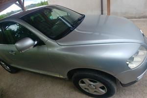 VOLKSWAGEN Touareg - 2005