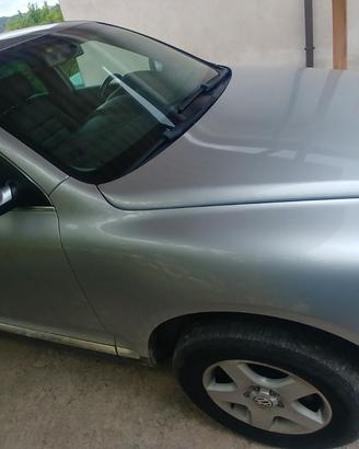 VOLKSWAGEN Touareg - 2005
