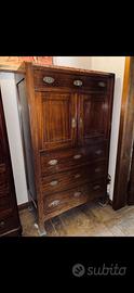 Mobile depoca in legno pregiato con venature