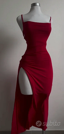 Abito Lungo Rosso Elegante con Schiena Scoperta 🔥