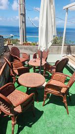  6 sedie e 2 tavolini Vimini. Giradino, esterno