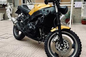 Yamaha FZR 600 - 1990