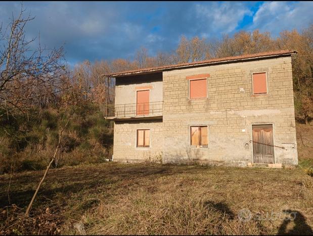 Casa singola immersa nel verde