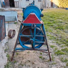 mulino per mais e cereali 