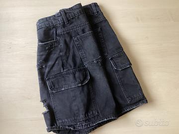 Jeans corti strappati