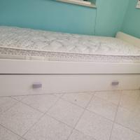 Cameretta con letto estraibile