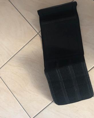 Fascia lombare nera per moto