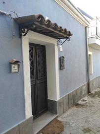 Casa singola su due livelli con terrazzo 