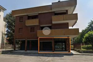 NEGOZIO A COLOGNO MONZESE